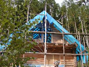 ���ʂ̍ȕǂ̊O�������肠�������B����������͖k���̍ȕǗp�̕��ނ���鏀�����n�߂Ă���B