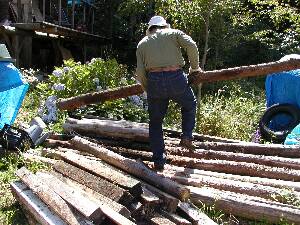 �ۑ���p�ނ��^�Ԃ���������B