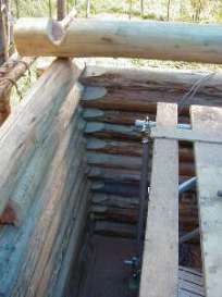 ����̏ォ�牺������B���\����